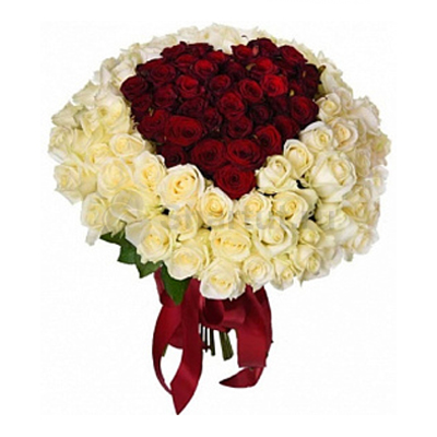101 красная и белая роза с сердцем внутри 60см